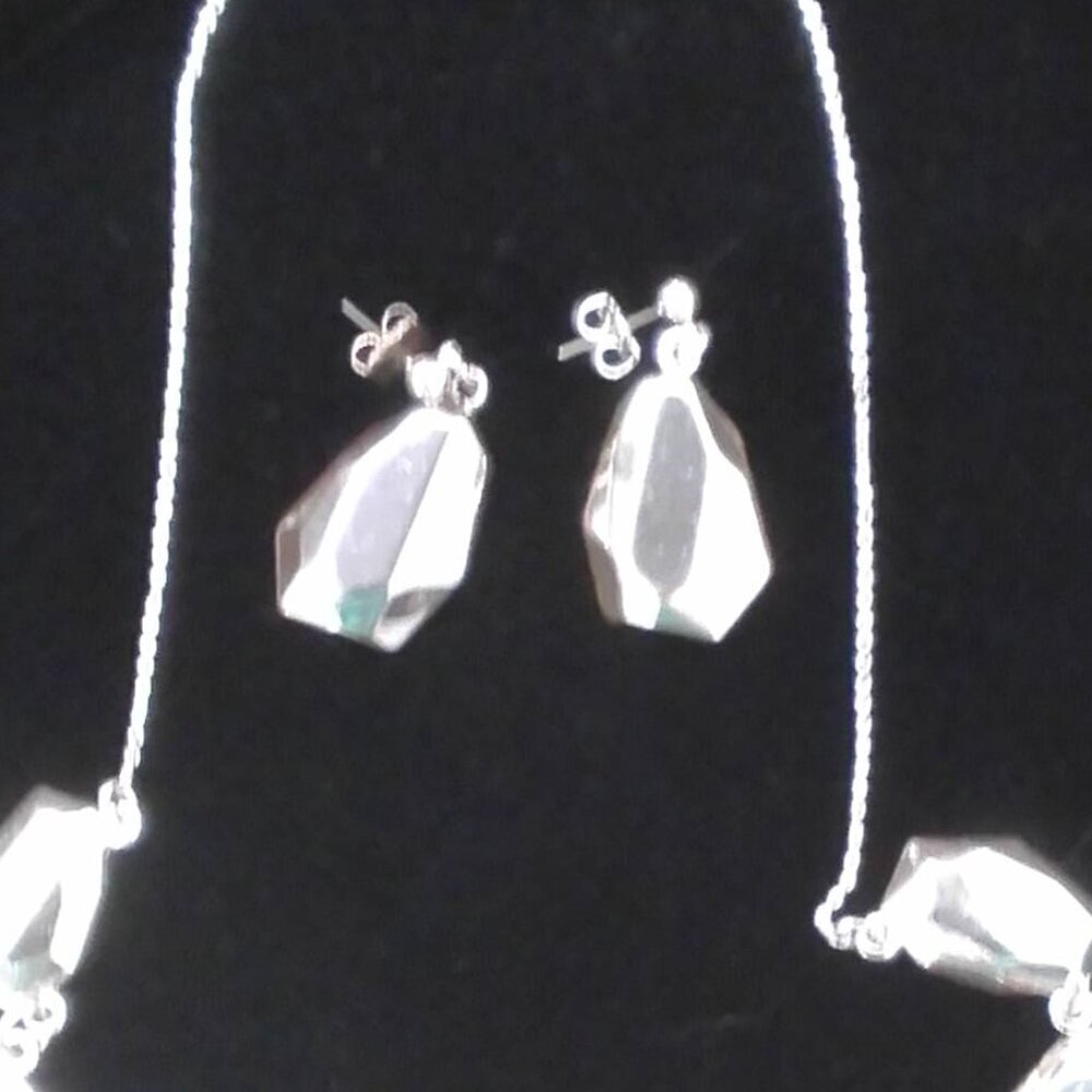 *D Jewelry Set Necklace & Earrings only - Picture 3 of 4